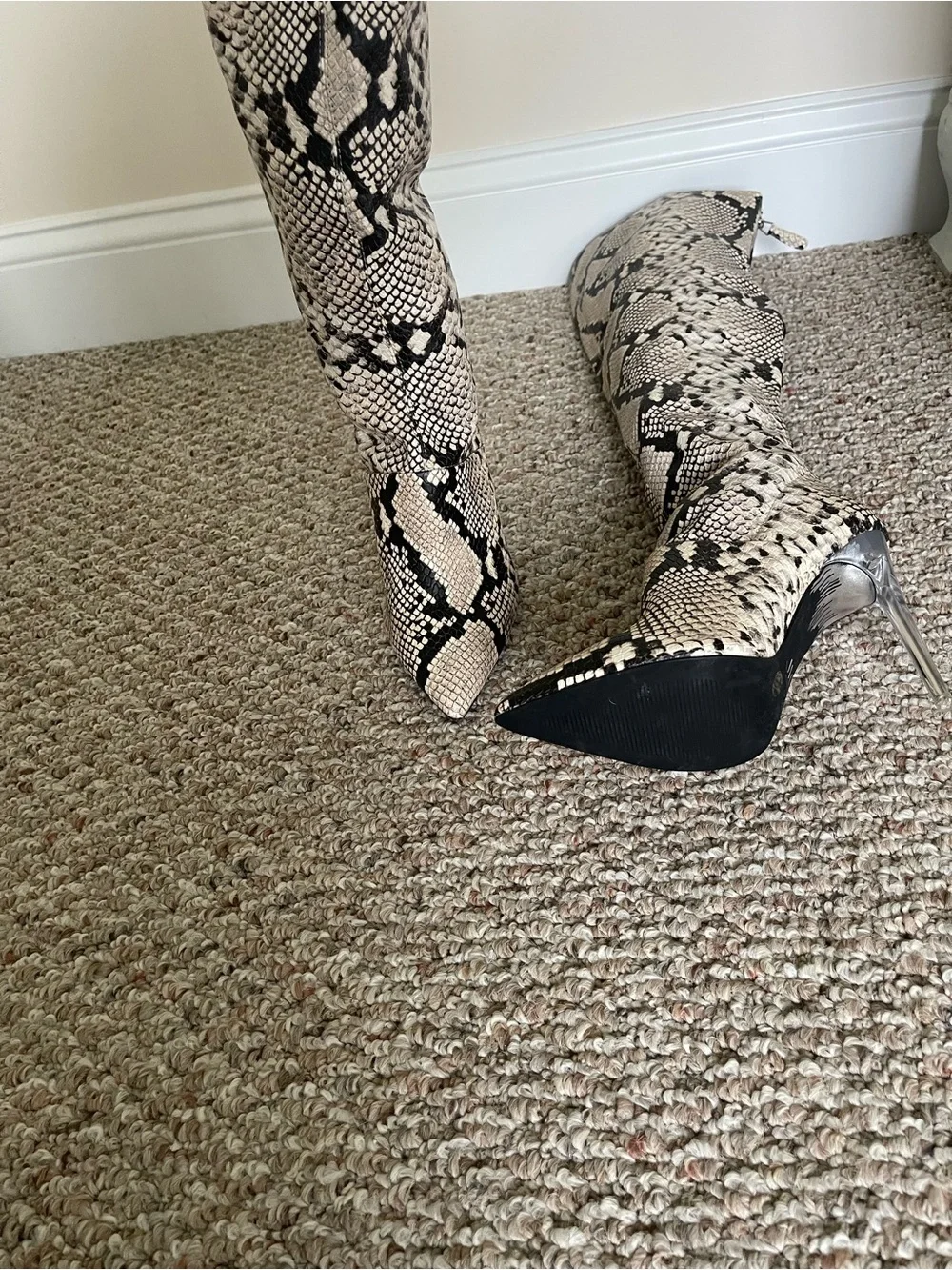 New Jennifer Lopez OTK Snake Print Knee-High Stiletto Boot - Black & Cream 6.5